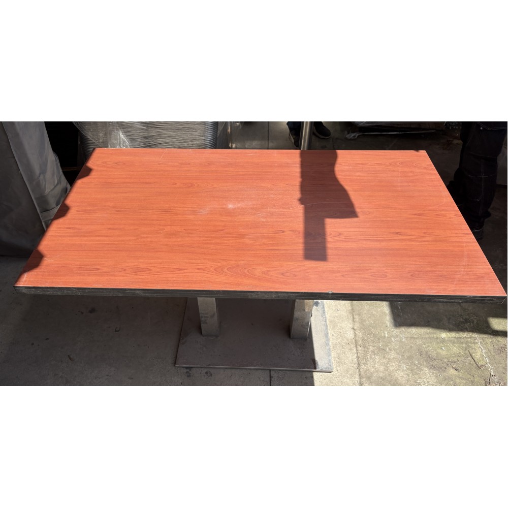 Asztal 140x80