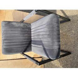 Plüss karfás szék