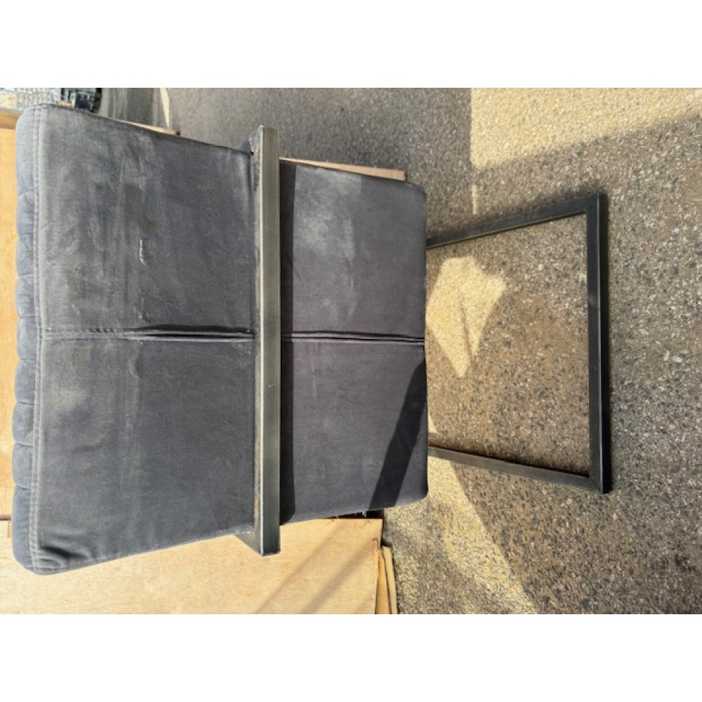 Plüss karfás szék