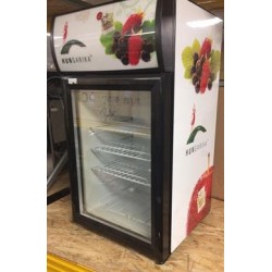 Pultra helyezhető italhűtő