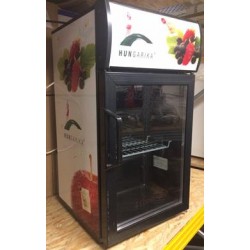 Pultra helyezhető italhűtő