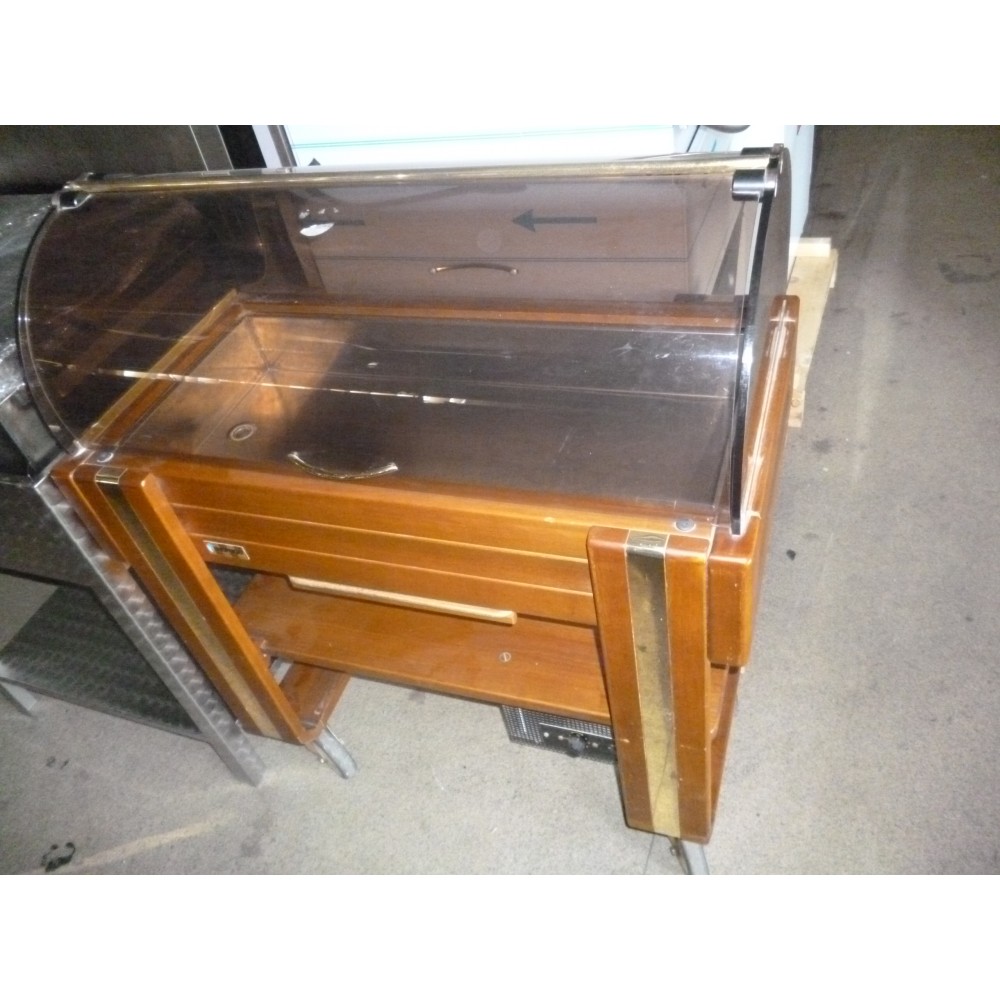 Salátás hűtőkocsi