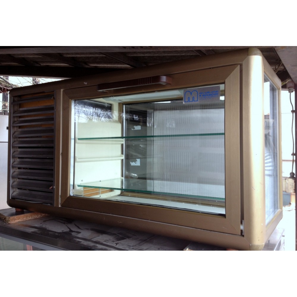 Hűtött bronz bemutatóvitrin